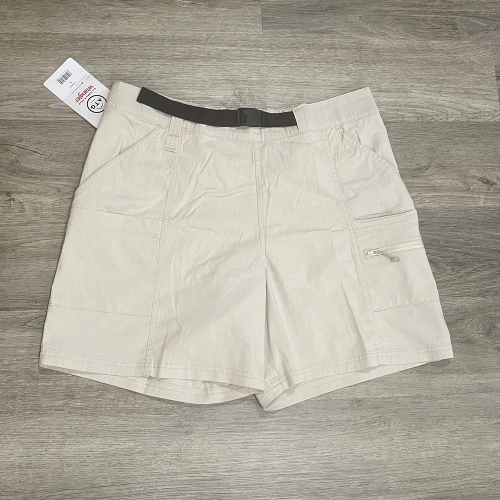 Wrangler ATG Women’s Canyon Cliff Shorts in Pumice Stone Size Large New With Tag
